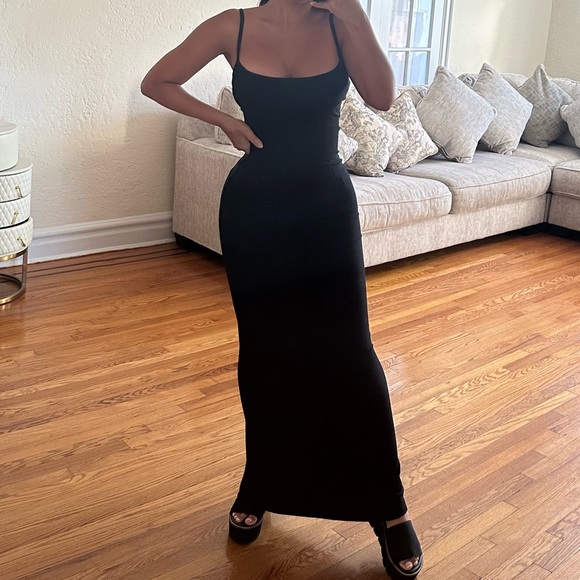 Stunning black Colombian shapewear built in maxi dress😍 - Picture 6 of 8